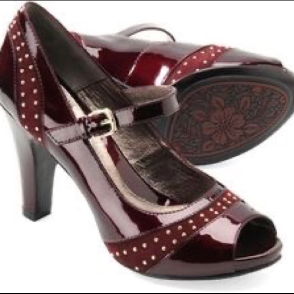 Sofft maroon patent leather and suede heels
